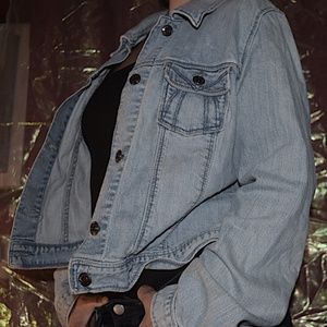 LIGHT DENIM JEAN JACKET